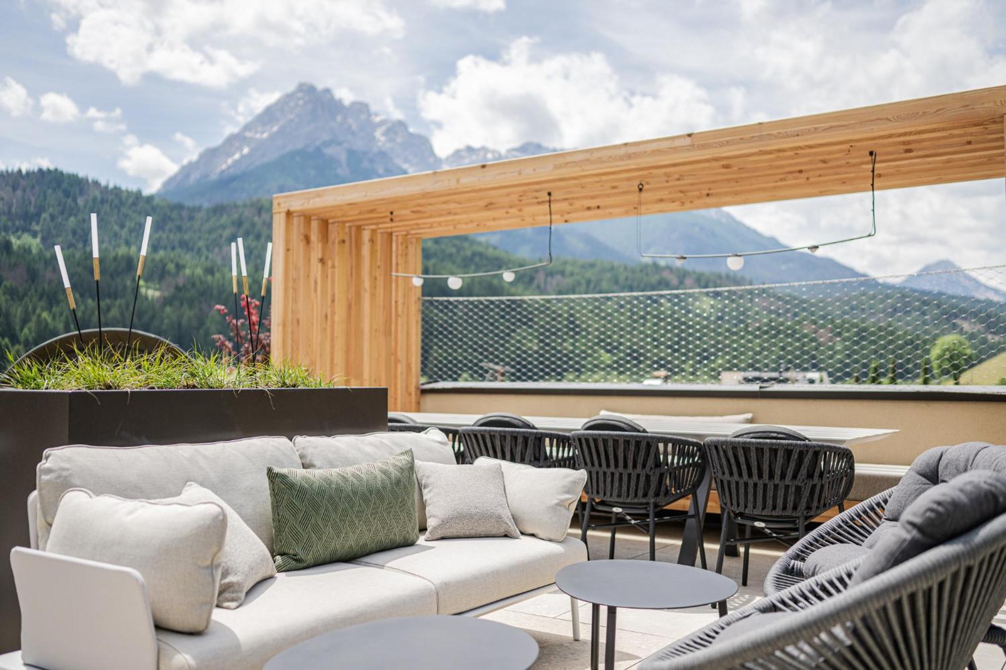 Loewe Dolomites Hotel San Candido Exterior photo