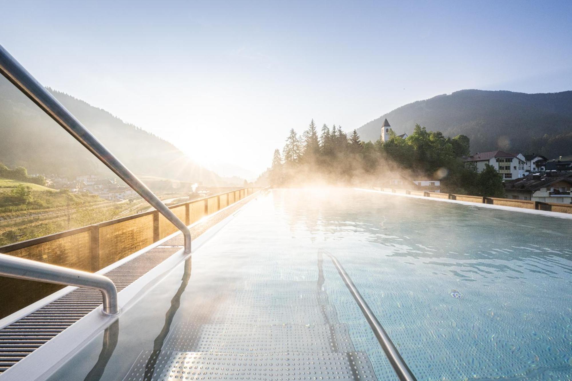 Loewe Dolomites Hotel San Candido Exterior photo